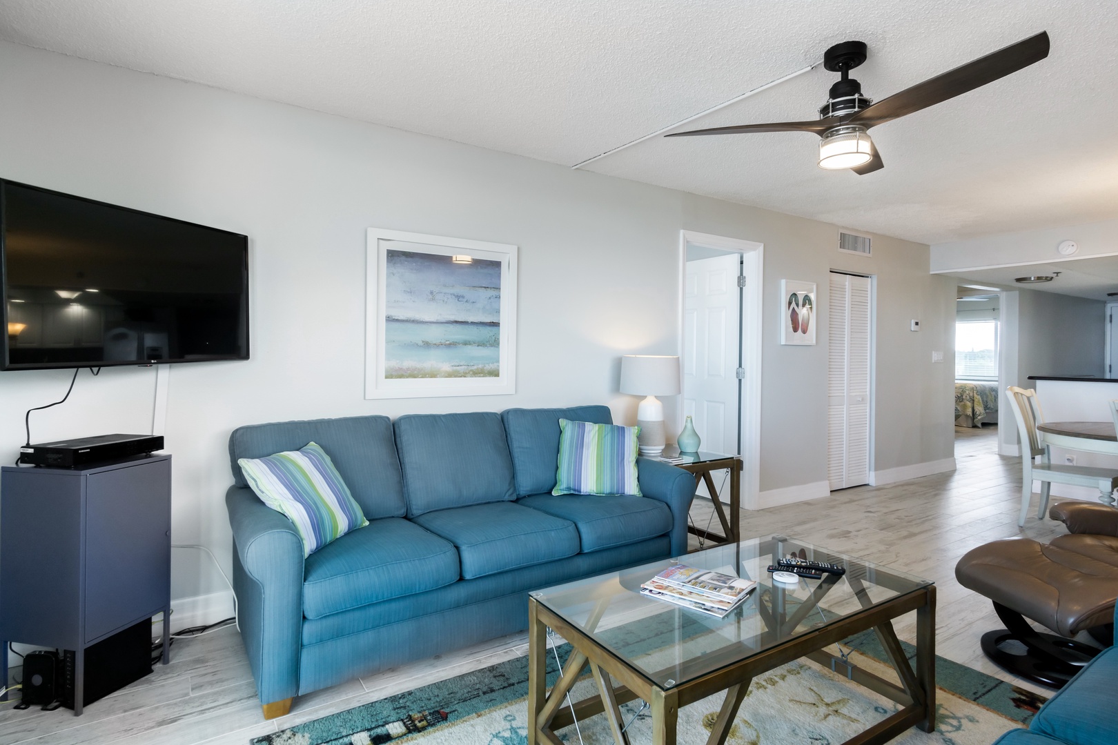 Ceiling fan and solid floors