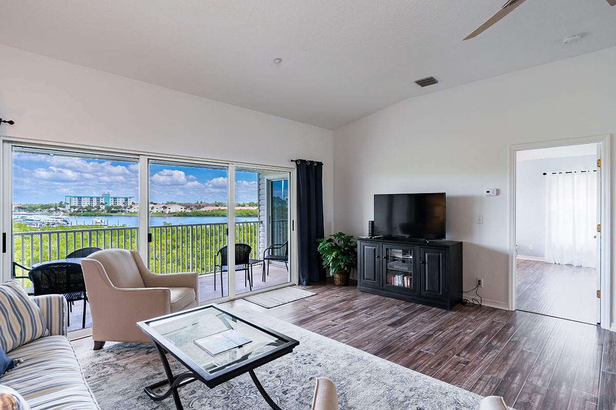 Mariner's Pointe 404