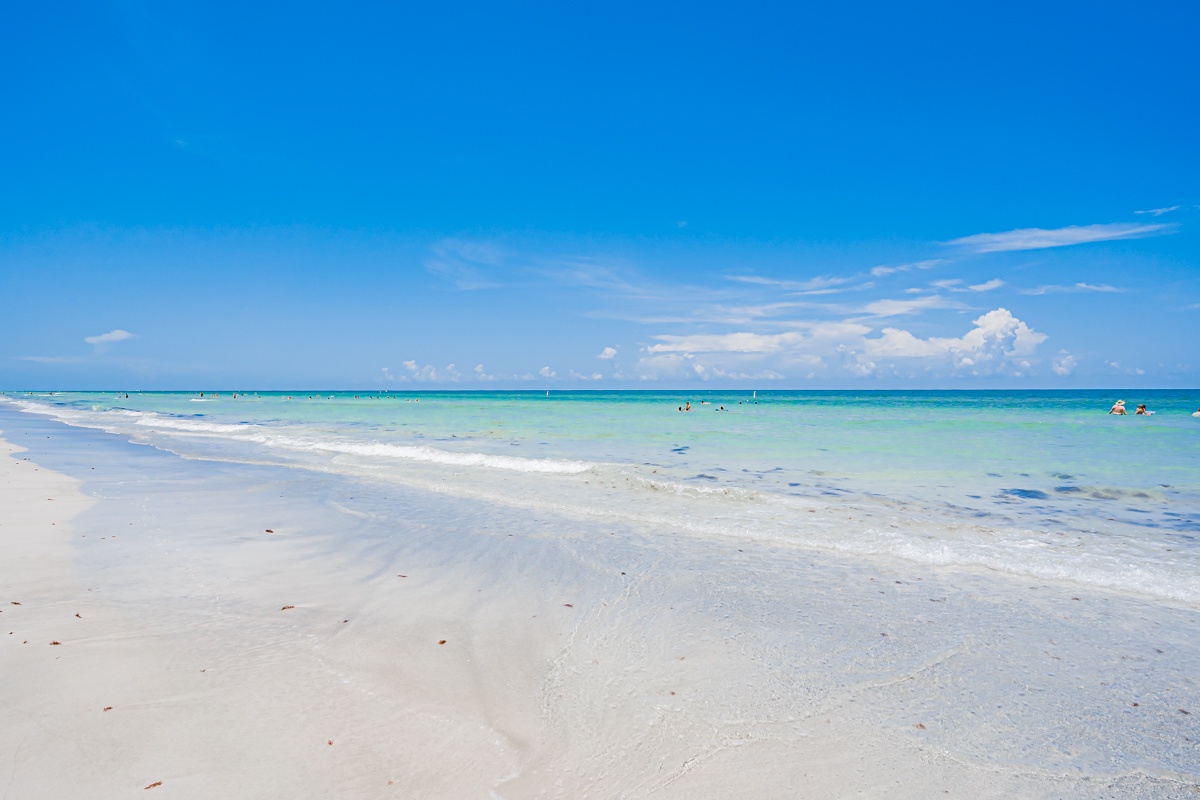 Sugary sands of Indian Shores welcomes you!