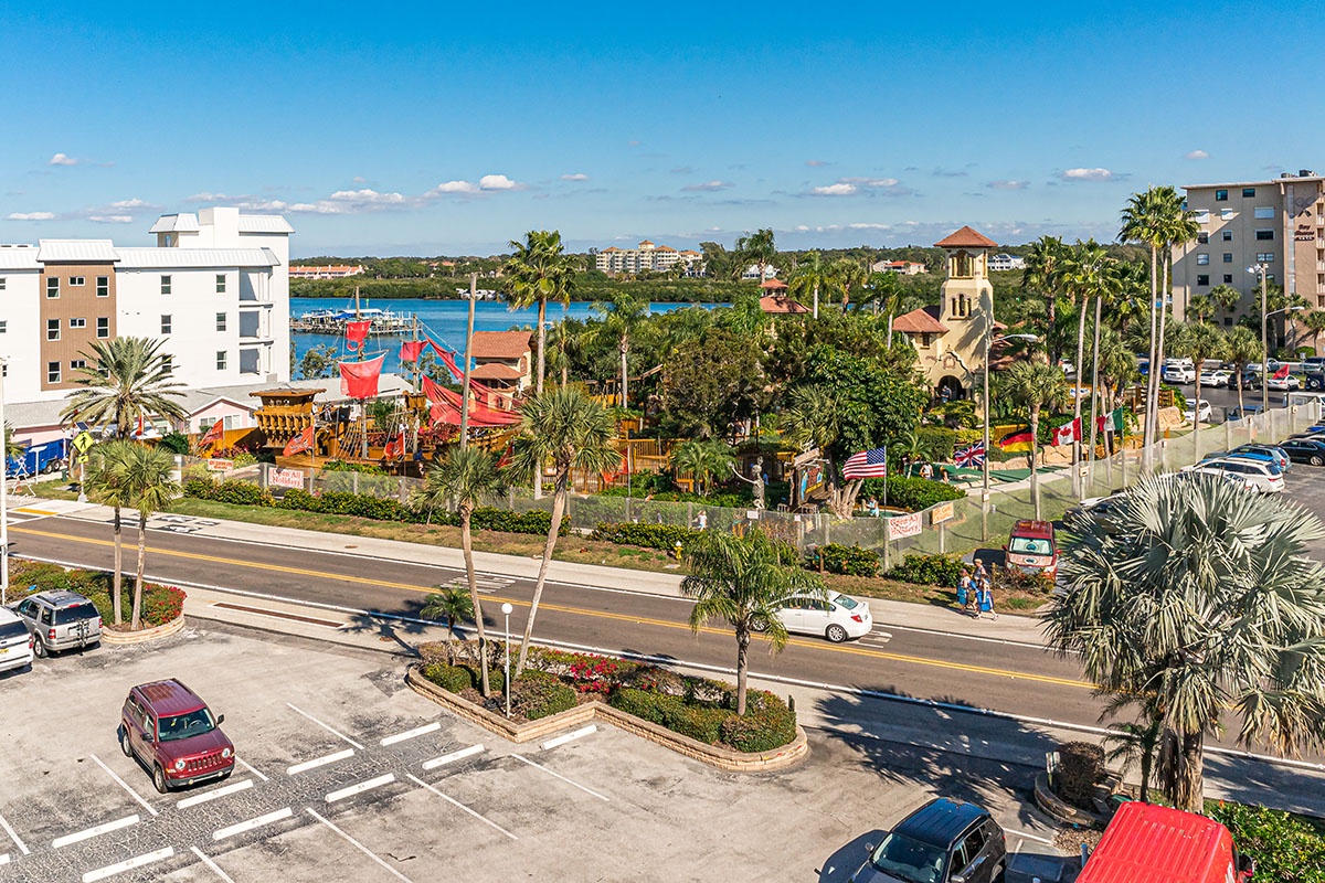 DSC05979 cropped_web size