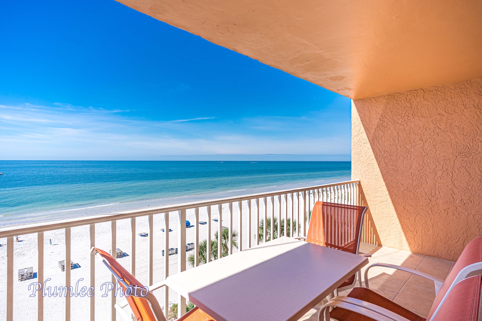 Amazing direct Gulf front condo with private covered balcony