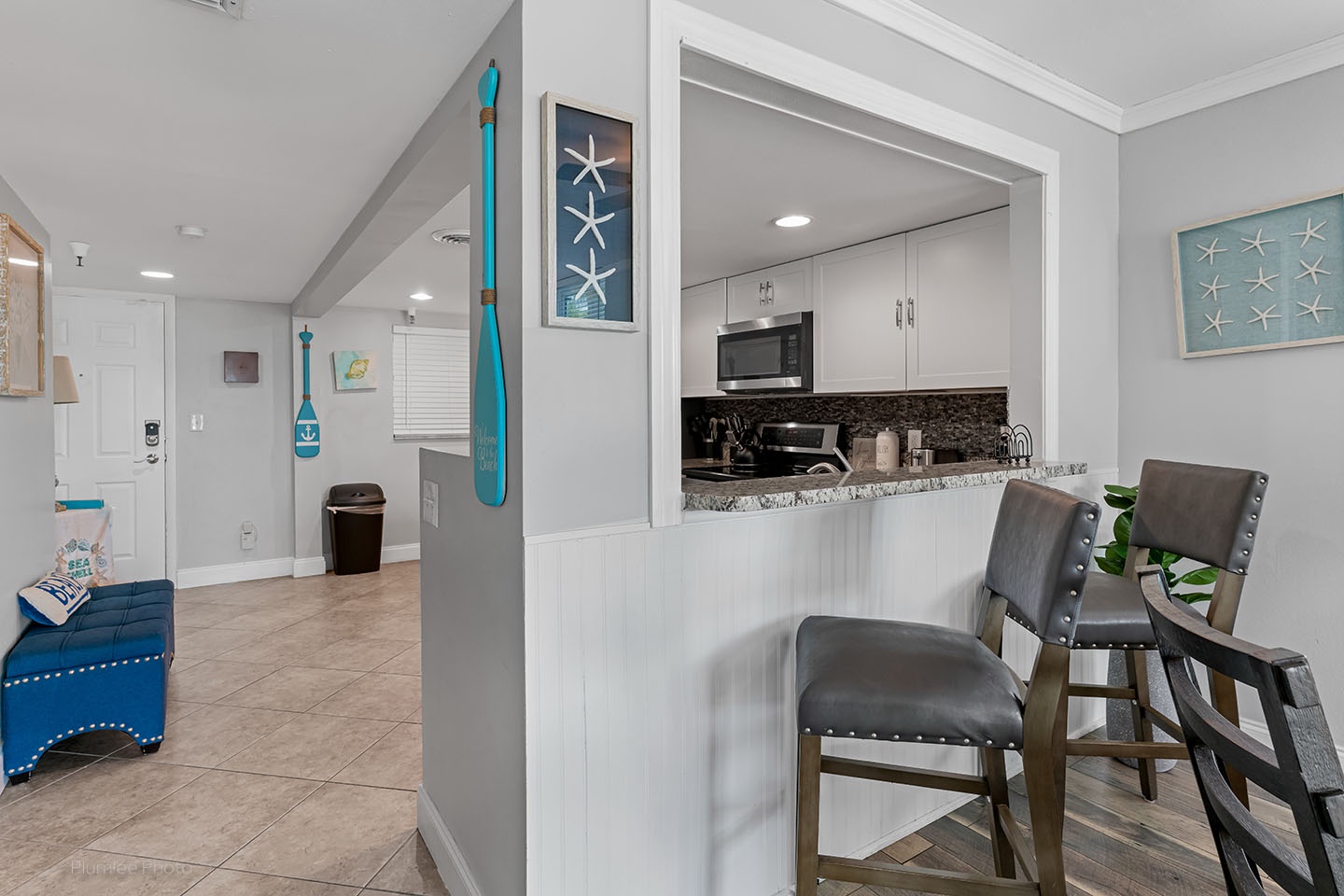 Breakfast bar seating for 2