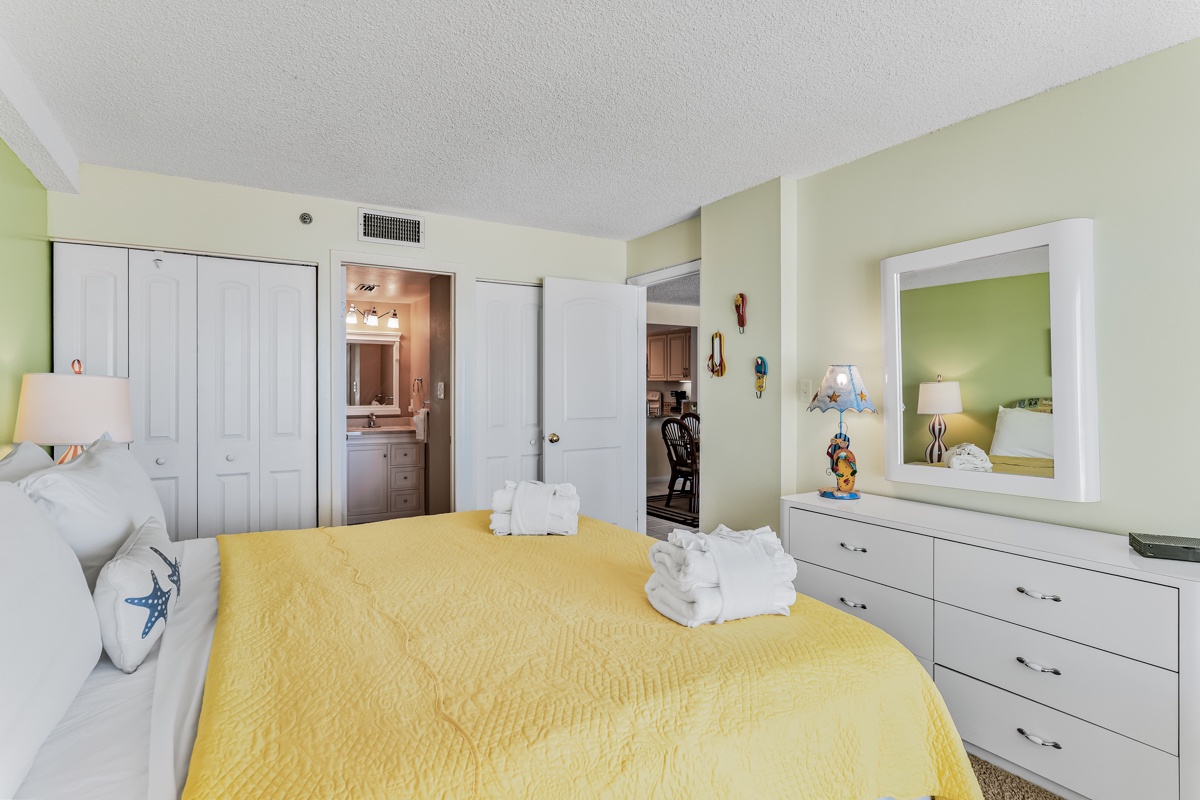 Sink into your sunny retreat after a day of adventure. Fresh linens, cheerful coastal touches, and soft lighting set the stage for restful nights and easy mornings.