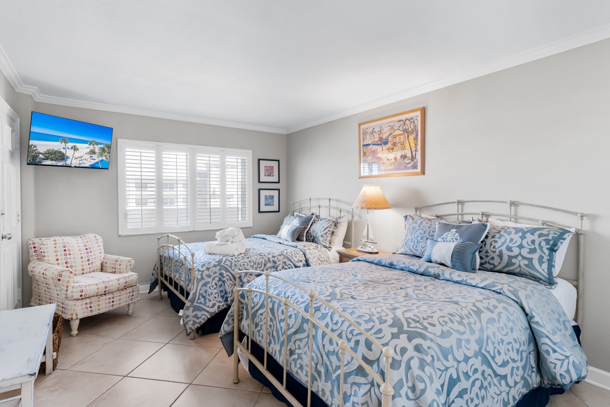 2nd bedroom has 2 Double beds