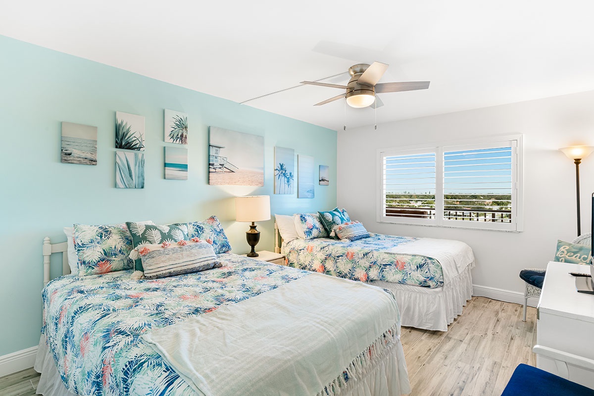 Wake up in your tropical-themed bedroom with twin beds and soothing coastal colors that instantly put you in vacation mode.