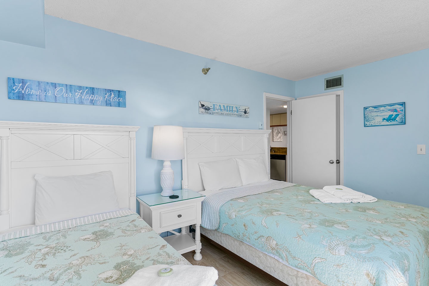 The 2nd bedroom has a queen size and twin beds.