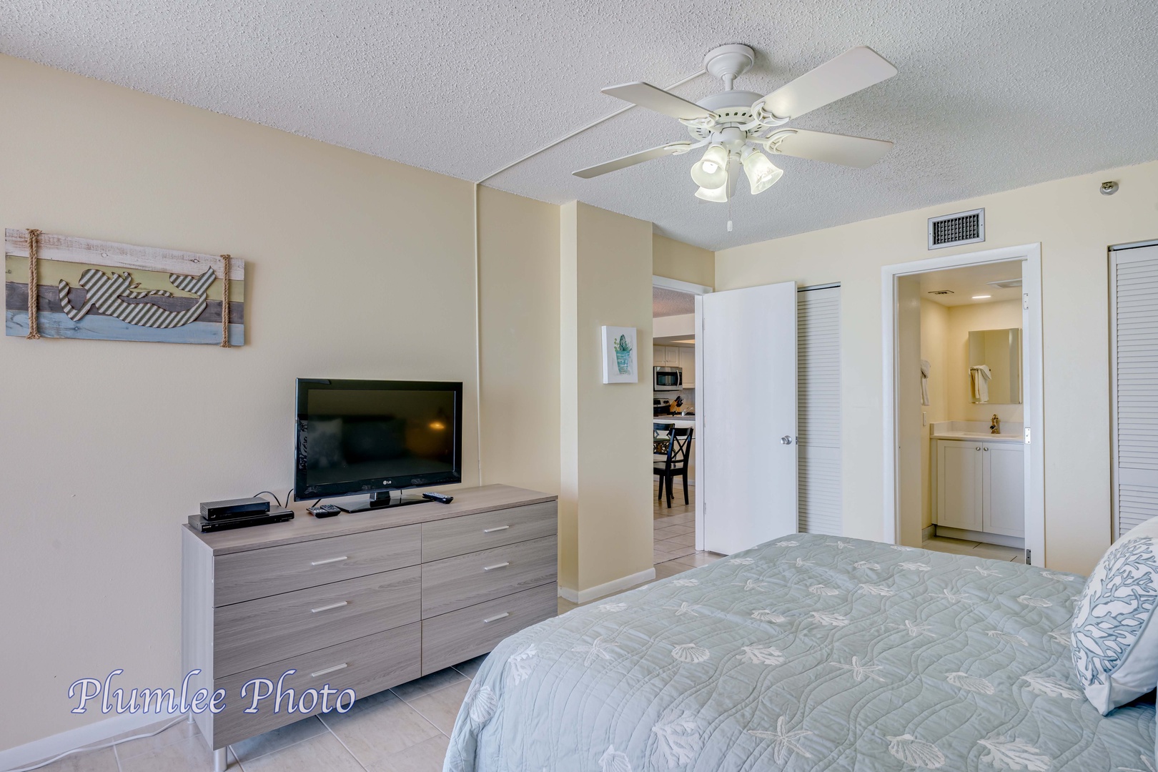 Master bedroom has ensuite bathroom