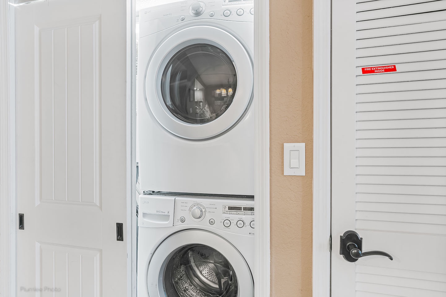 In closet washer and dryer