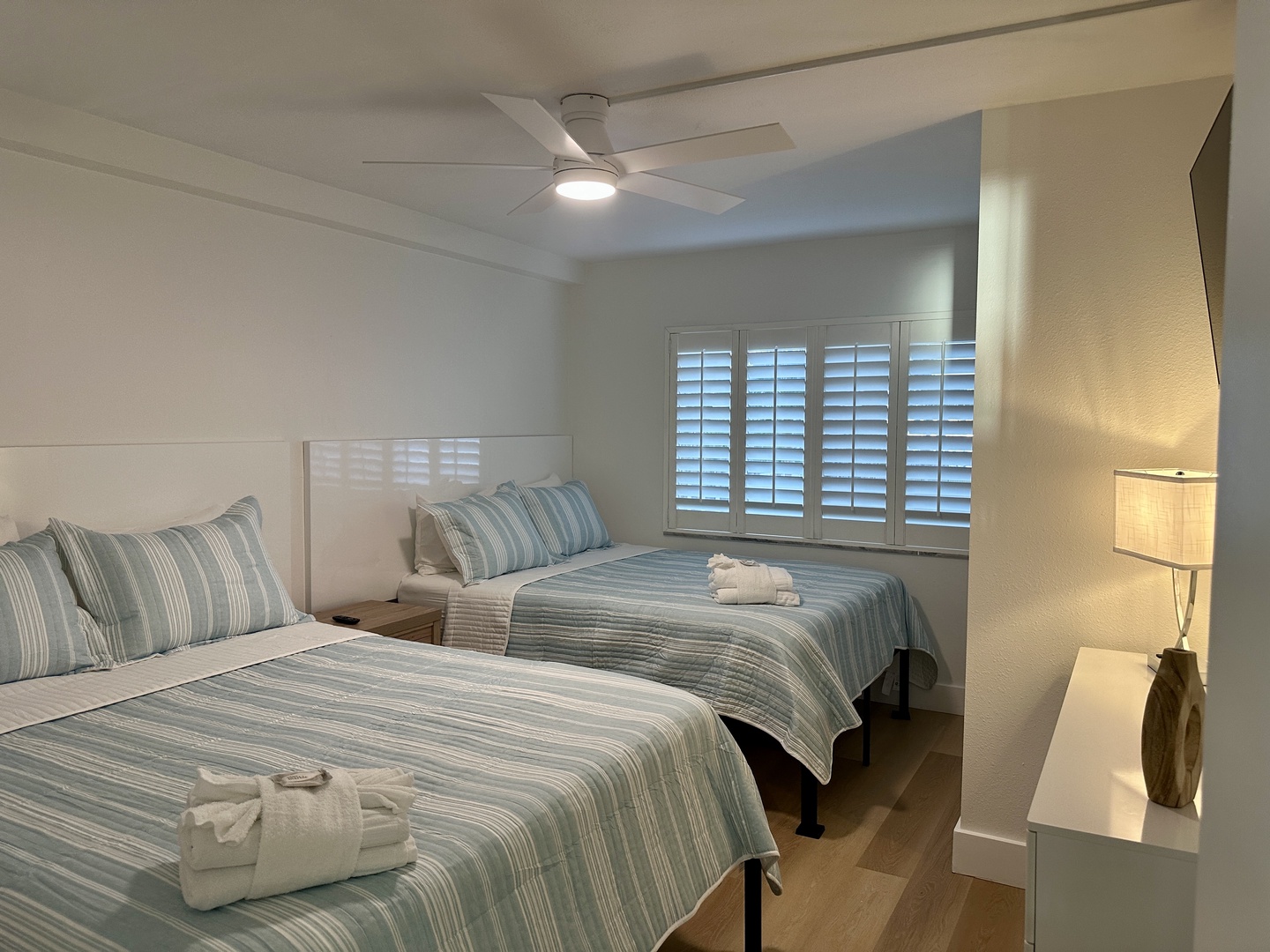 Drift into peaceful slumber in your coastal-inspired Queen bedroom, where ocean blues and soft whites create the perfect seaside retreat.