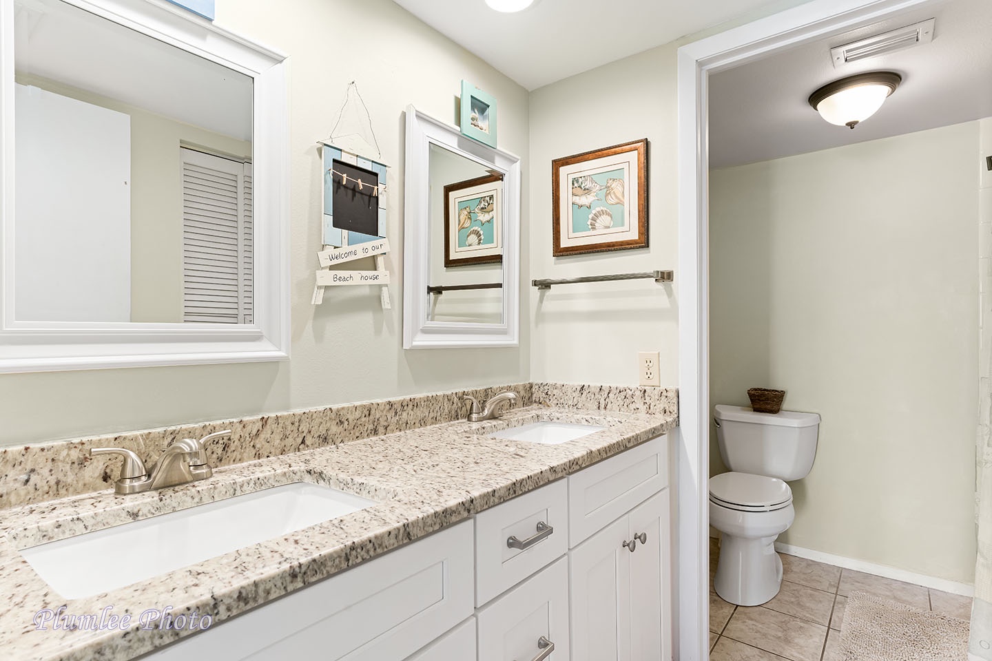 Ensuite master bath with double vanity