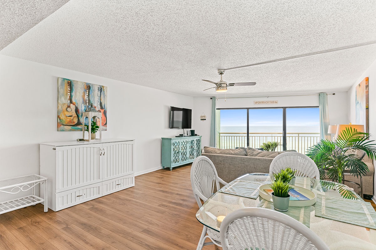 Murphy Queen bed chest in living area