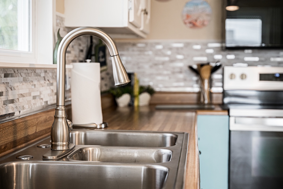 Cook if you must or walk to the many local restaurants!