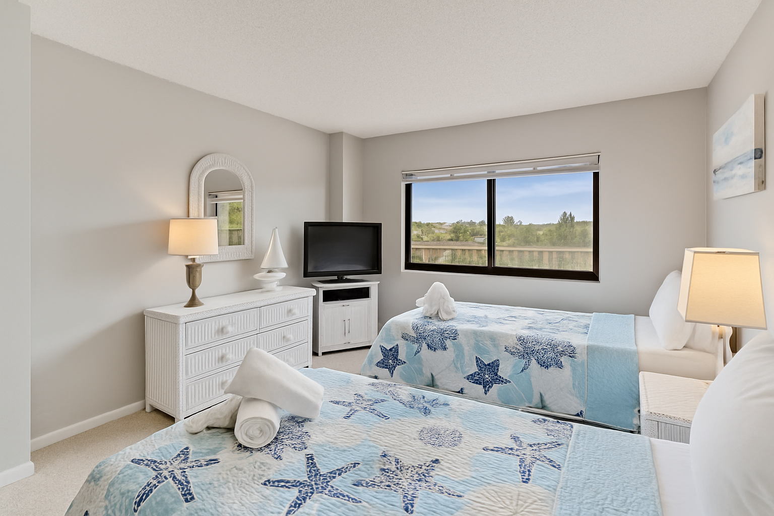2nd bedroom with 2 Queen beds