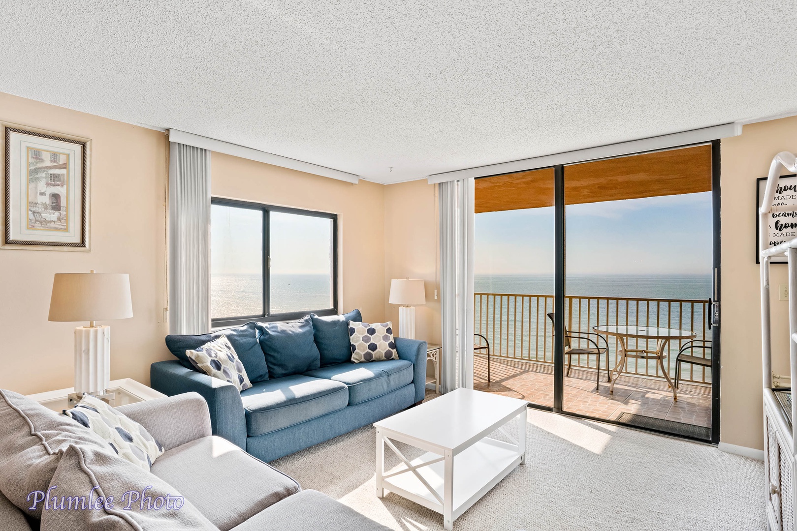 Corner unit with great views of Gulf