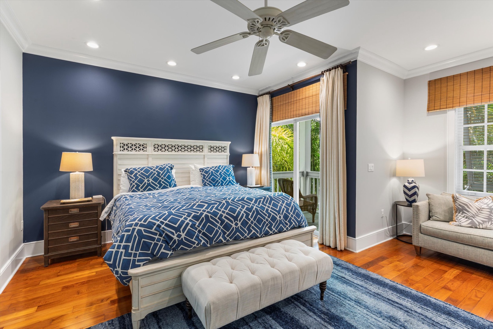 Upstairs main bedroom - King