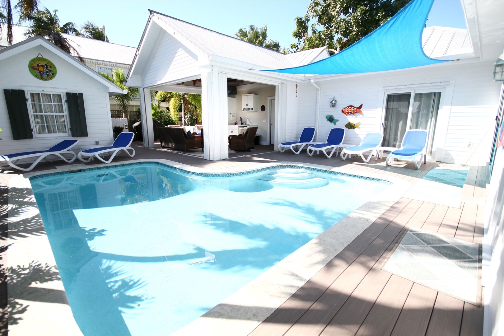 casa-blanca-lanai-pool