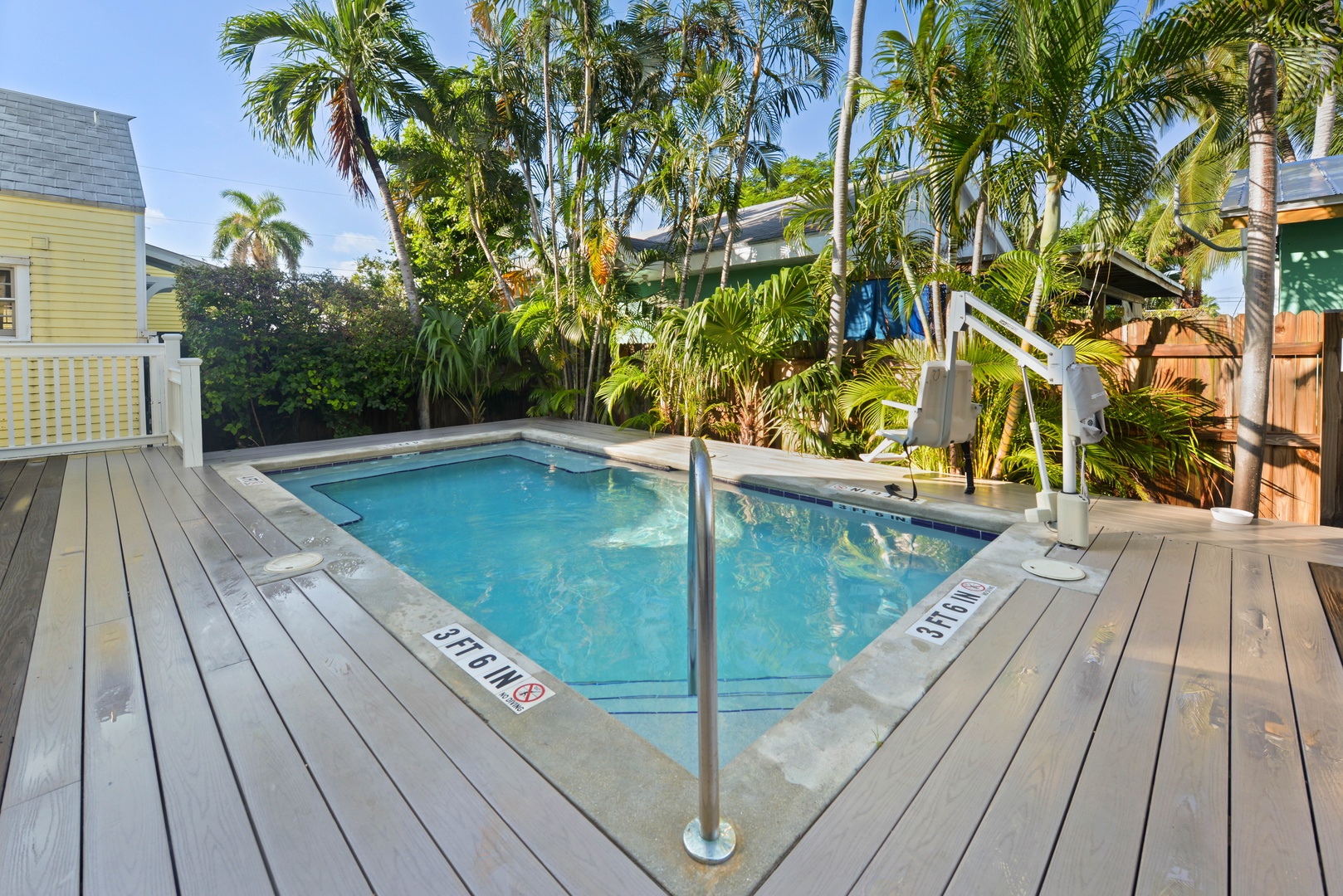 Shared Pool with Accessibility Lift