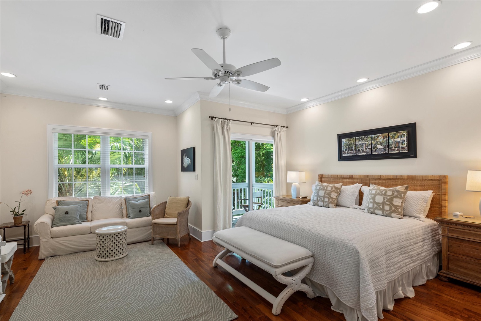 Upstairs main bedroom - King - with Sitting area