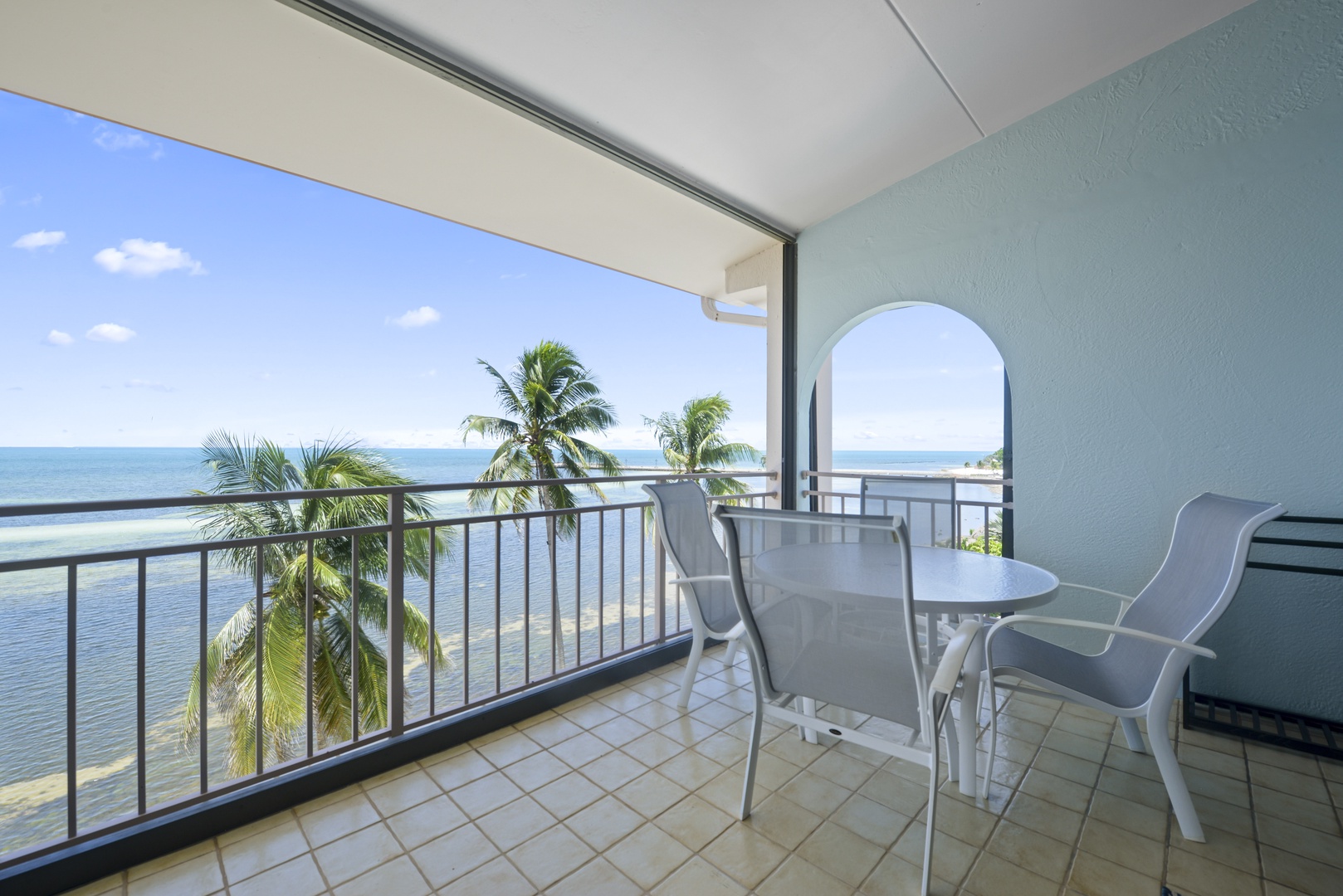 Key West Beach Club Paradise Penthouse #401 Private Balcony