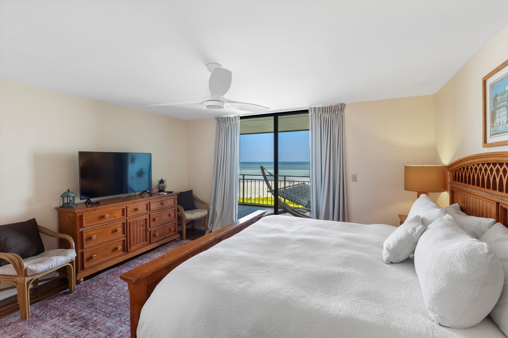 Primary bedroom/Balcony with oceanfront view