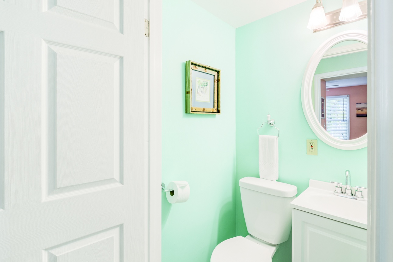 2nd Bathroom Shipyard Palms @ Truman Annex