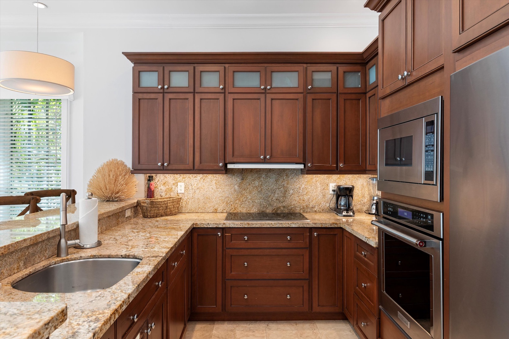 Full kitchen
