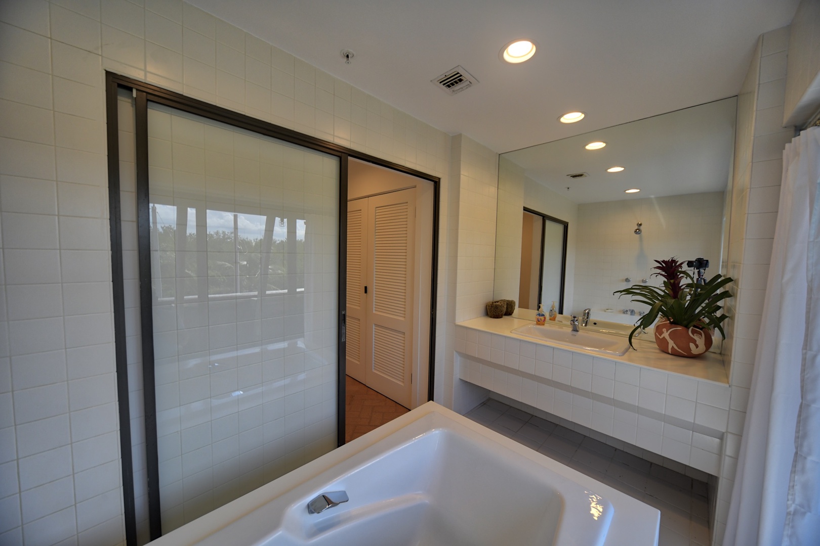 Jacuzzi tub Casa Atlantica One Bedroom