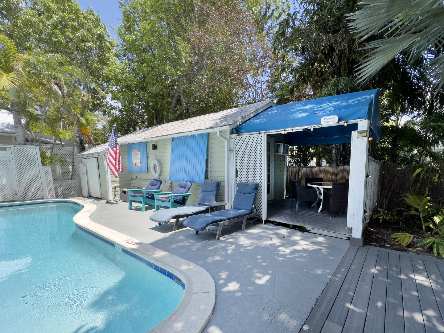 Poolside Paradise - Studio sleeps 2