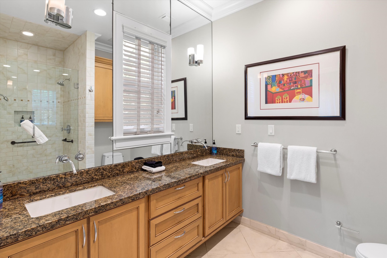 Main ensuite bathroom