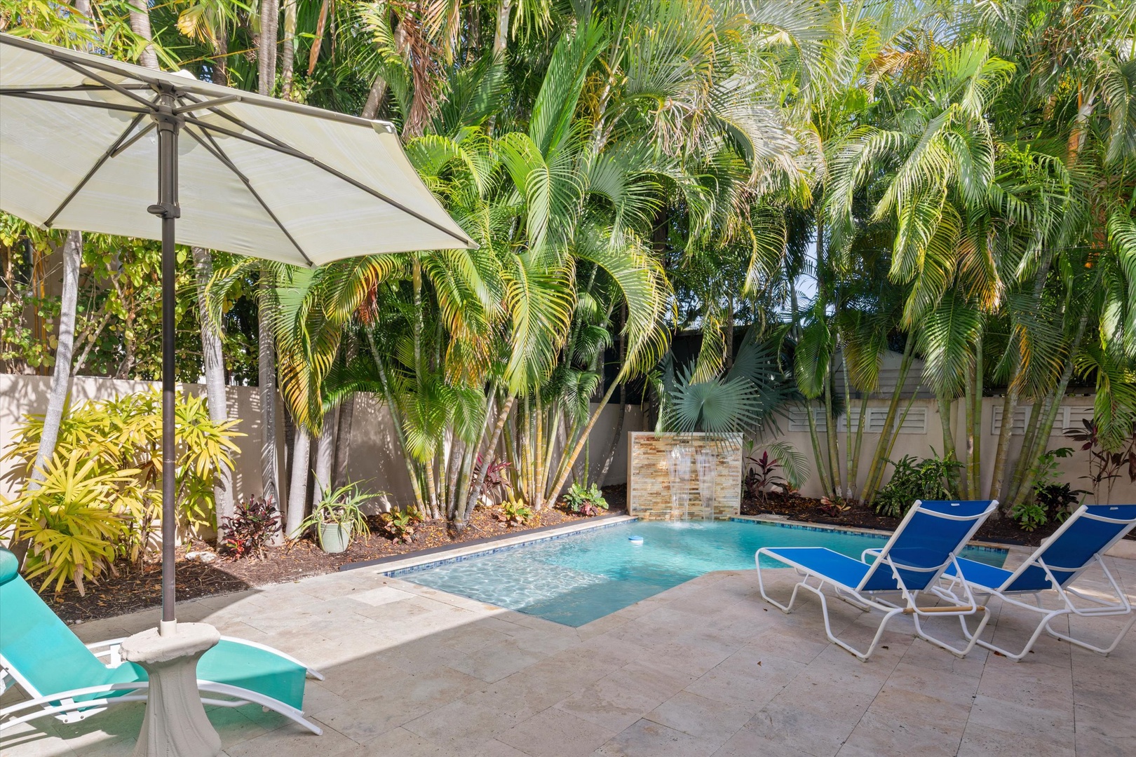 Pool/fountain and lounge chairs