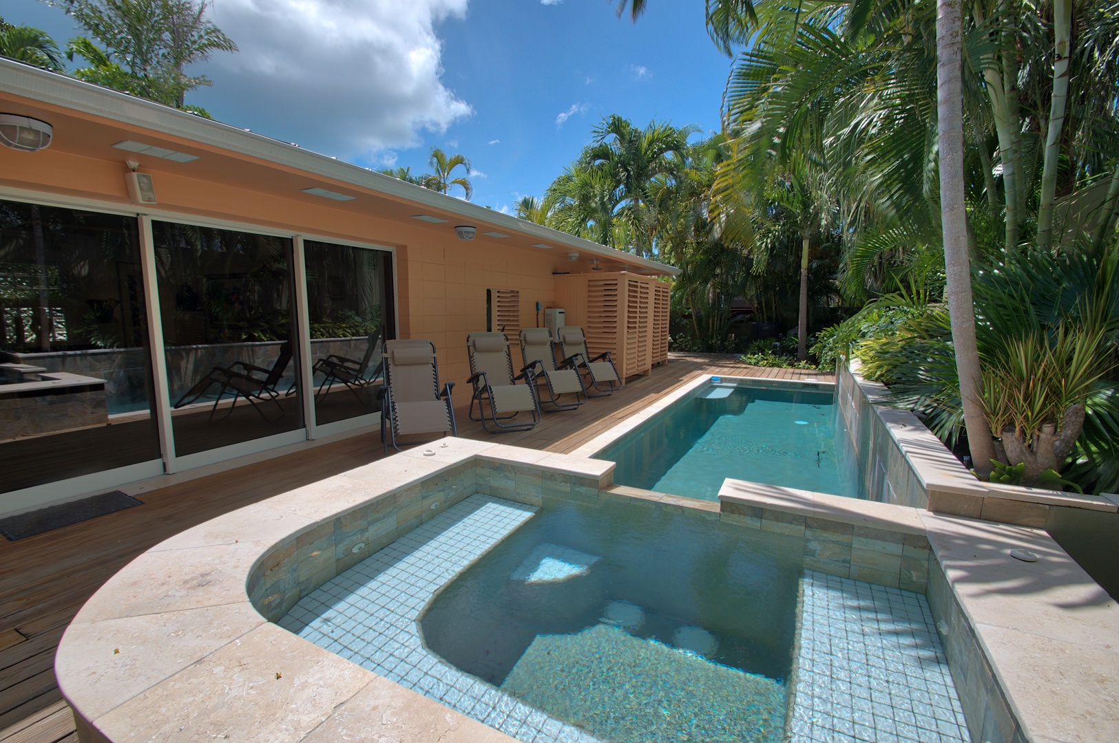 Jacuzzi and Pool Villa de Palmas Key West