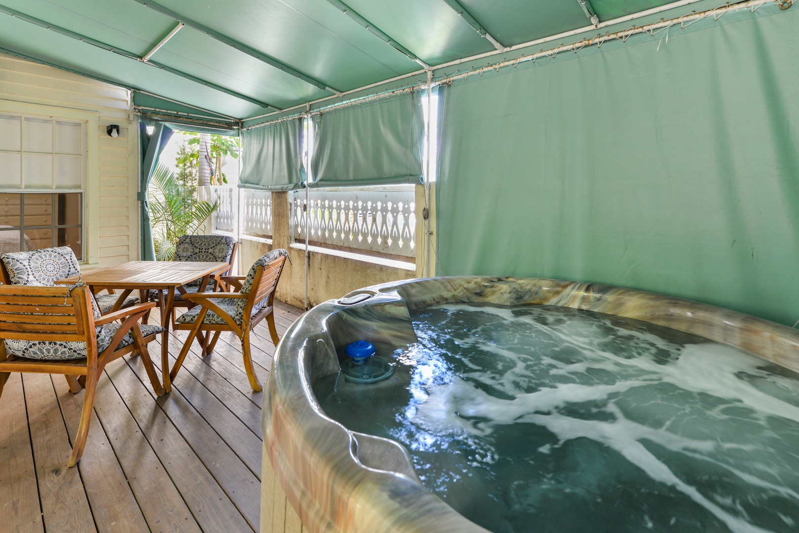 26_Poolside Hide-away