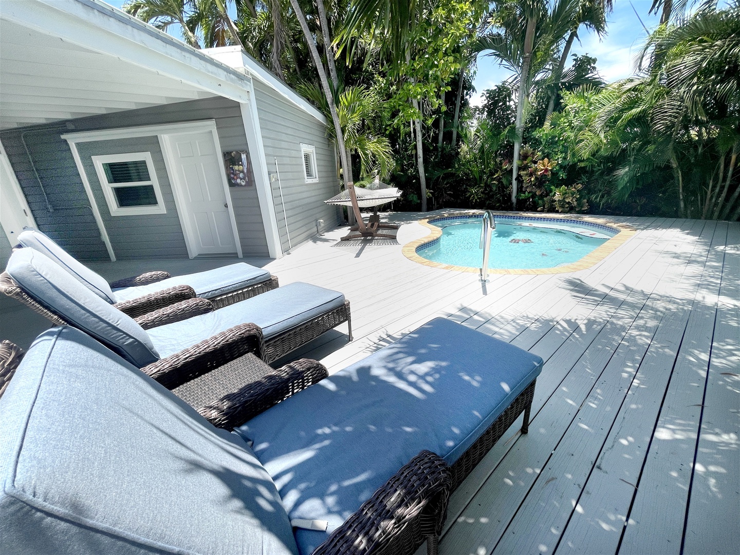 Private Pool with seating