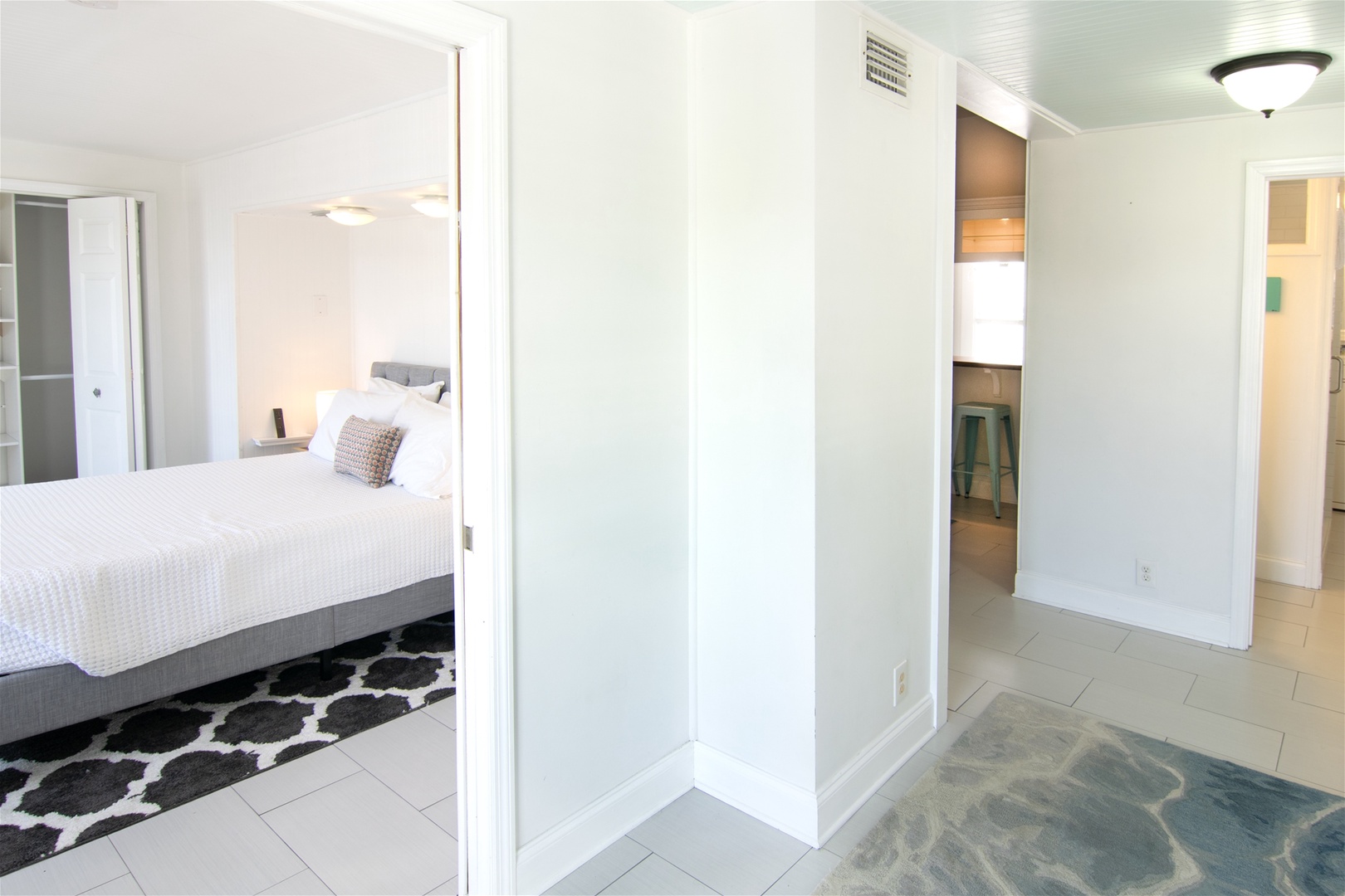 bedroom-hallway