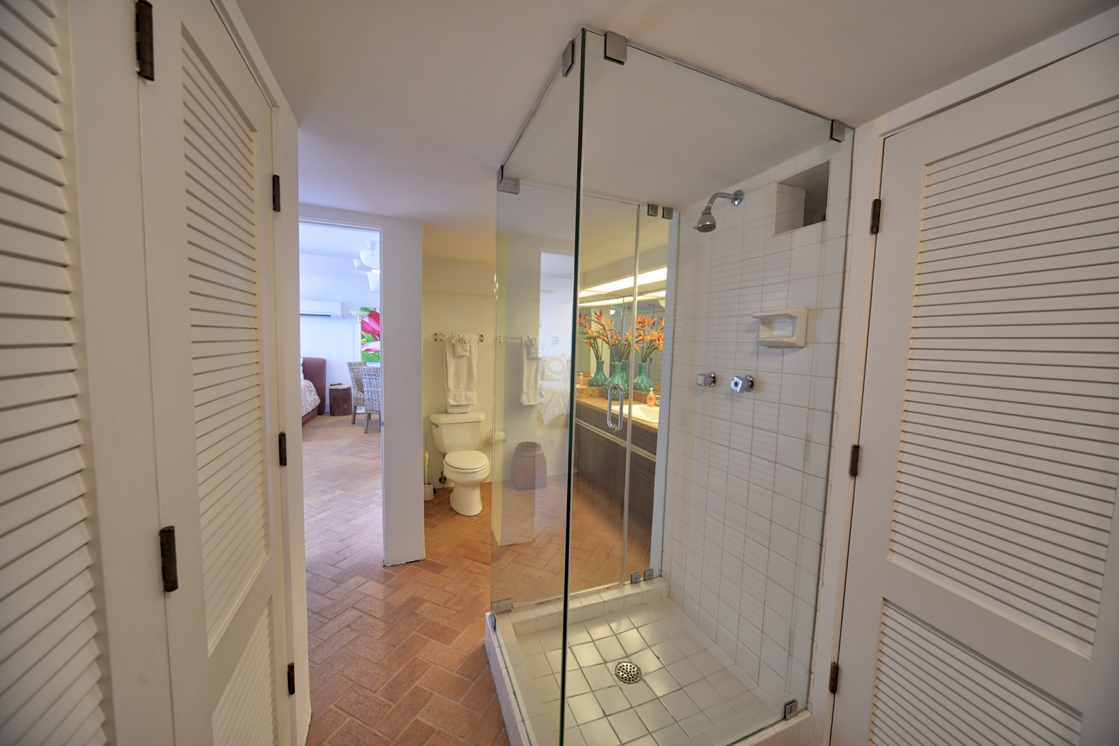 Bathroom and Shower Casa Atlantica Studio