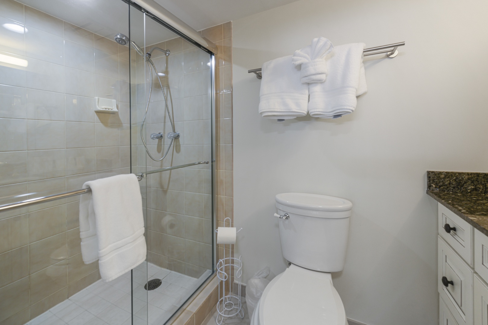 Key West Beach Club Paradise Penthouse #401 Front Bathroom