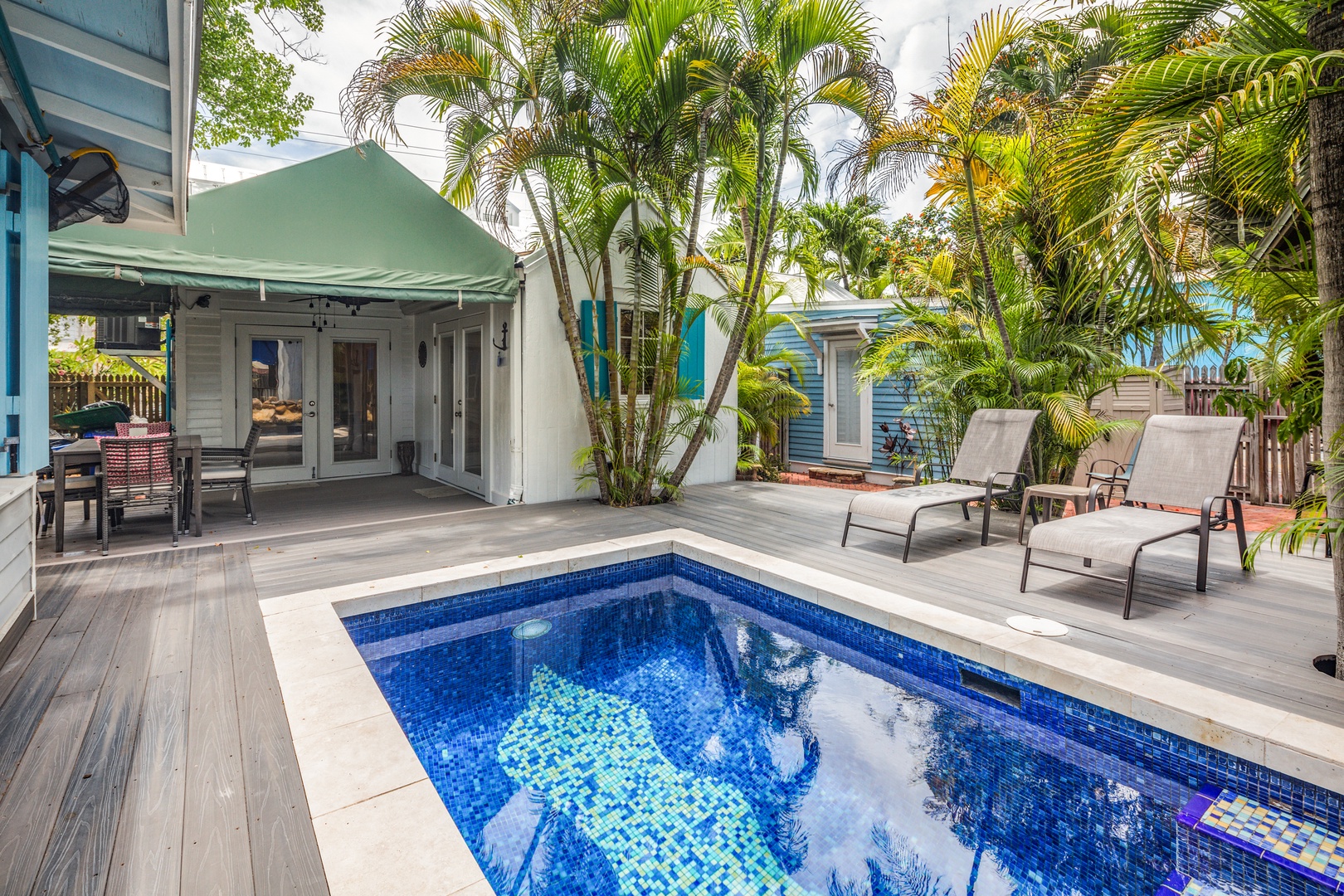 Shared Pool Bahama Dreams Key West