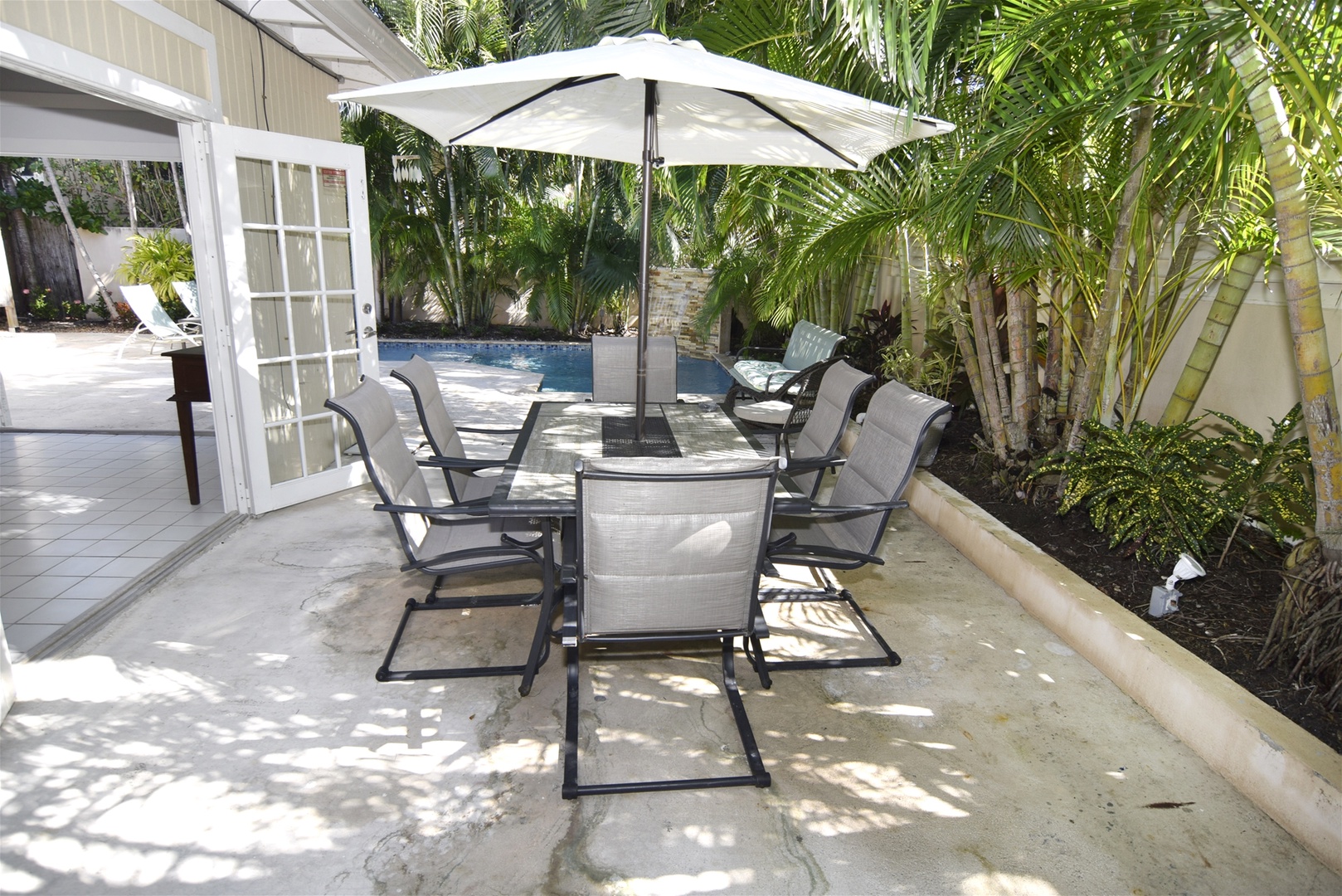 outside-table-umbrella