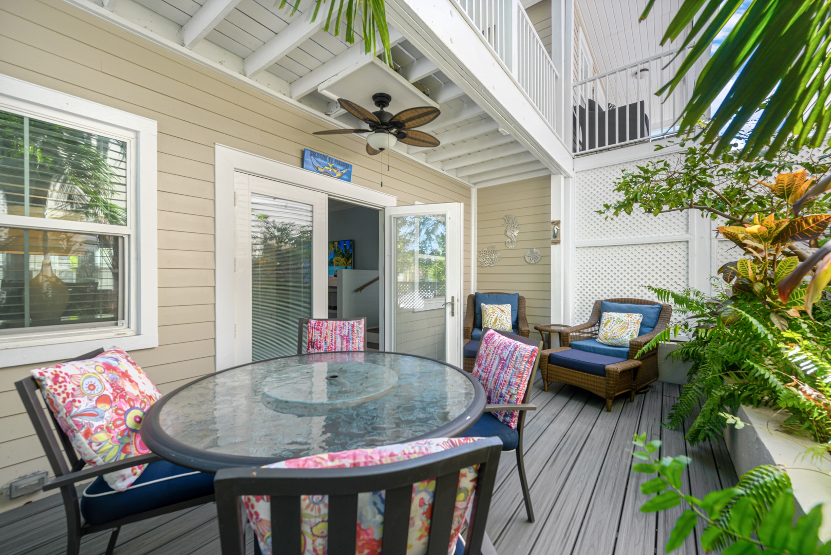 Paradise Place #5 @ Duval Square Private Balcony Dining and Seating