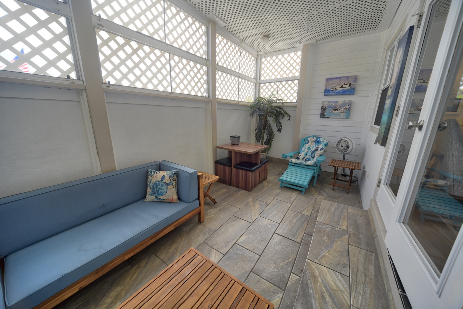 Private Patio Villa Serena @ Duval Square
