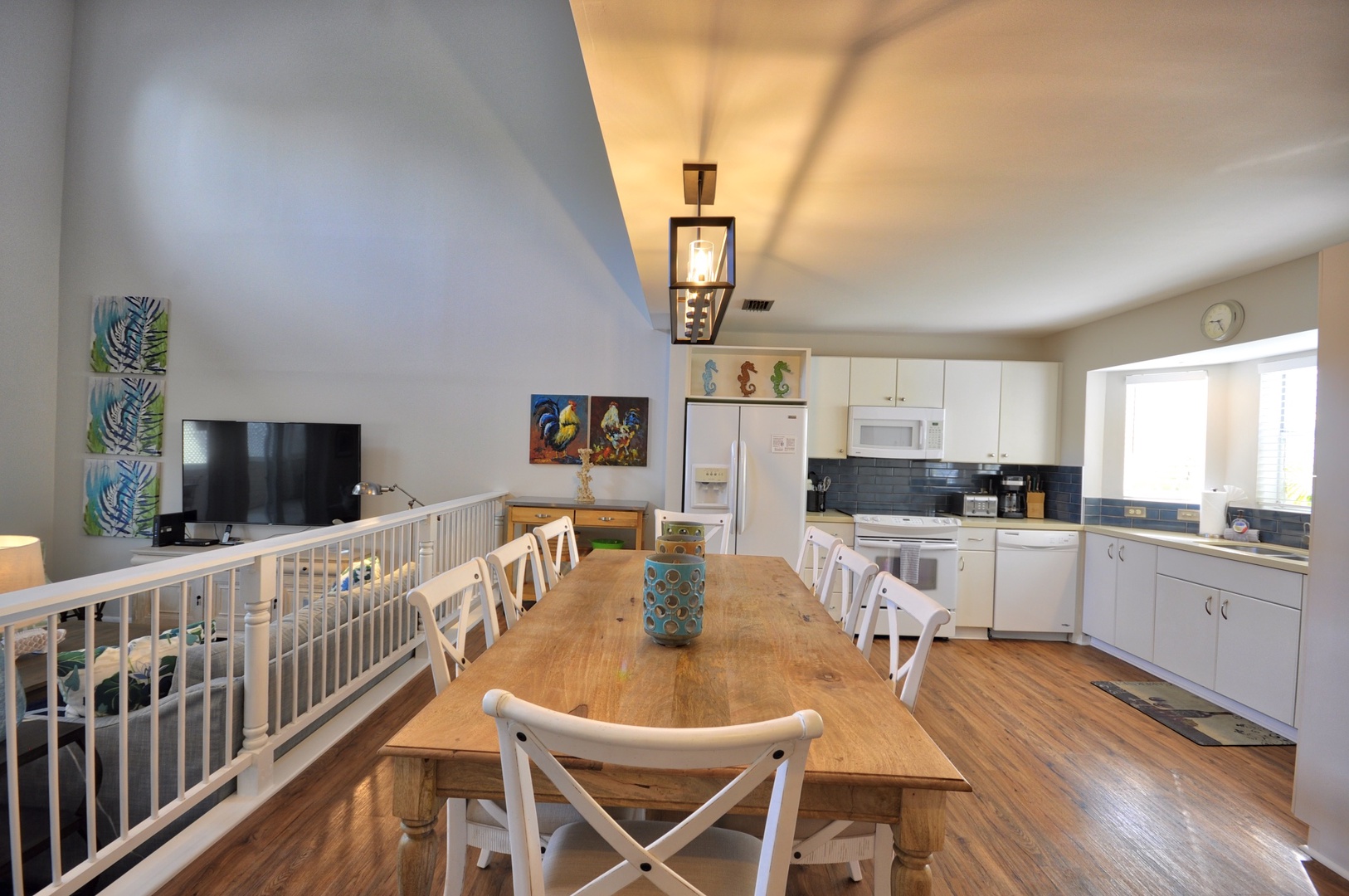 Dining area in kitchen Duval Square Penthouse