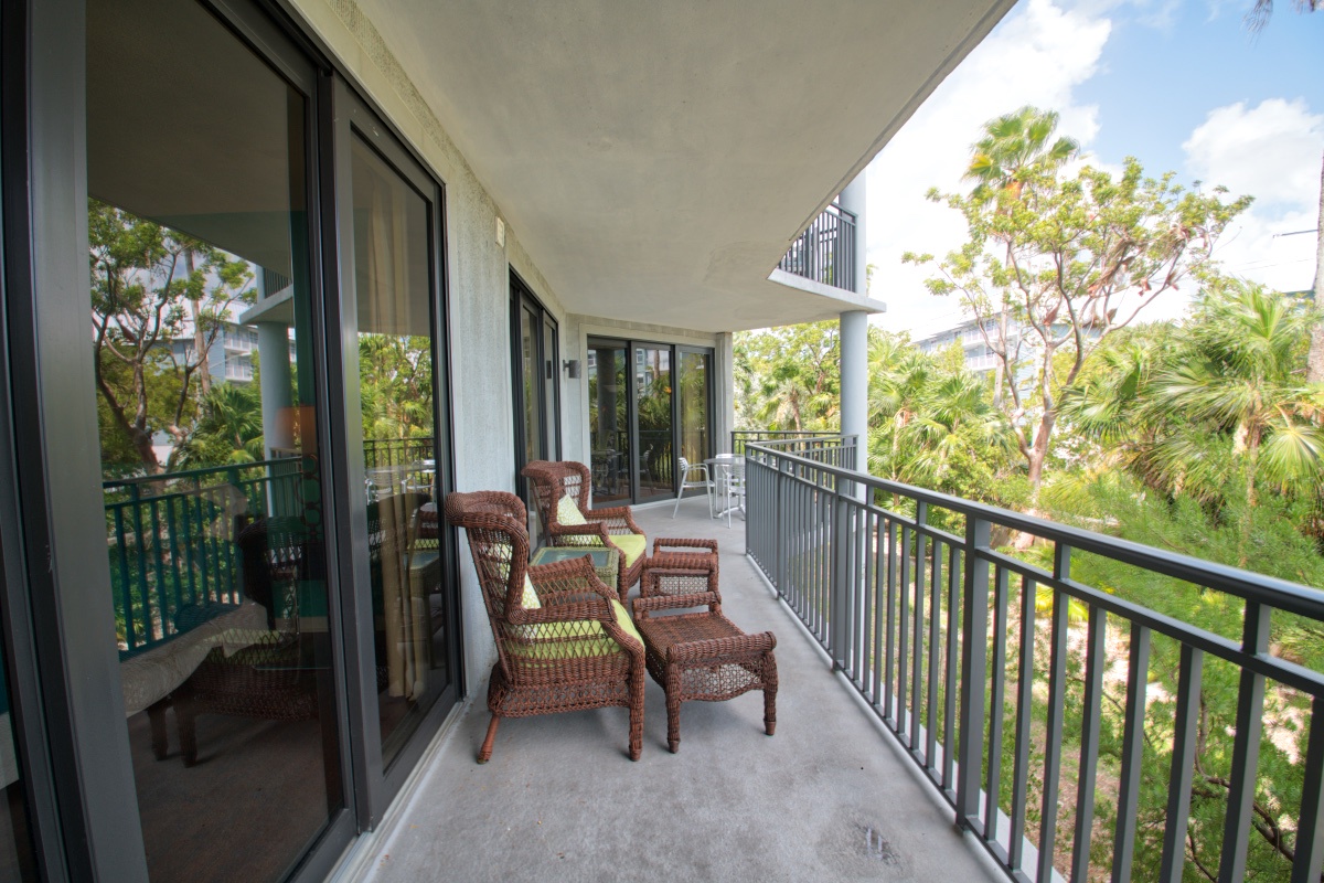 Balcony Vista Fresco at 1800 Atlantic Key West