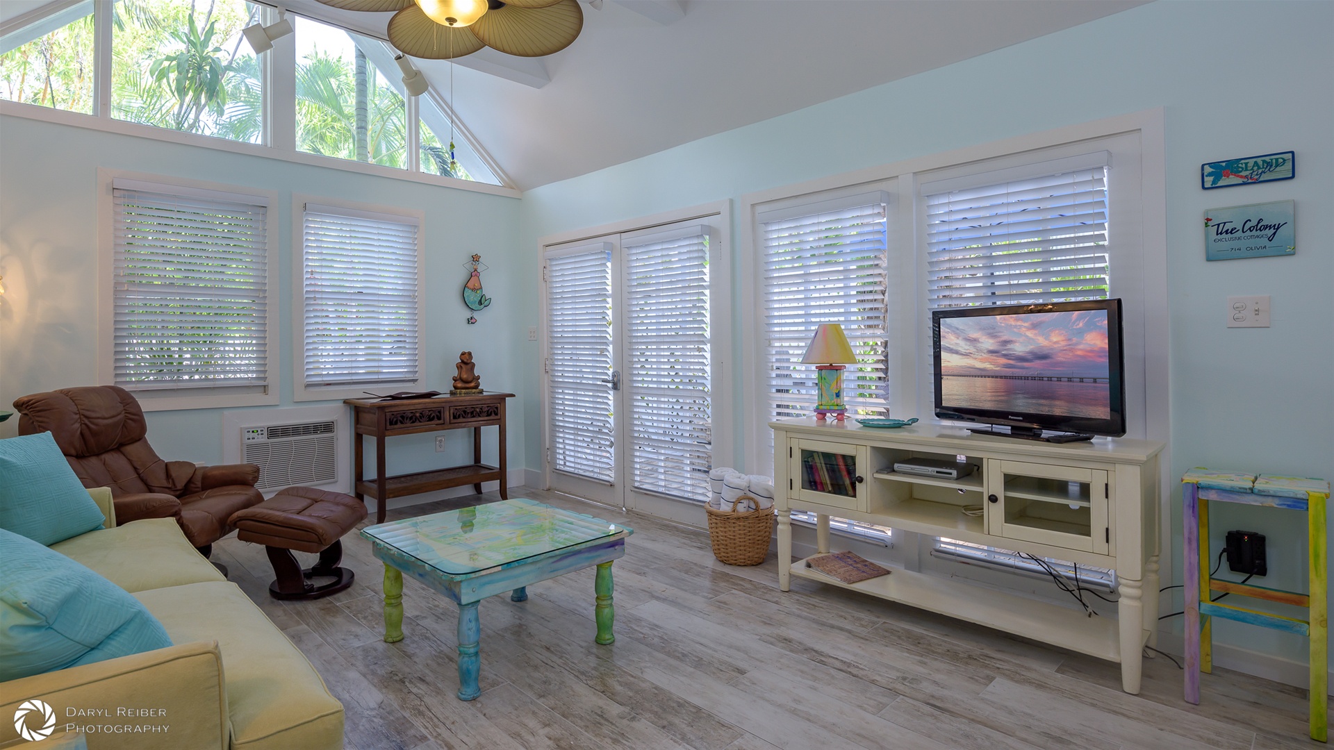 Living Room and main entrance door