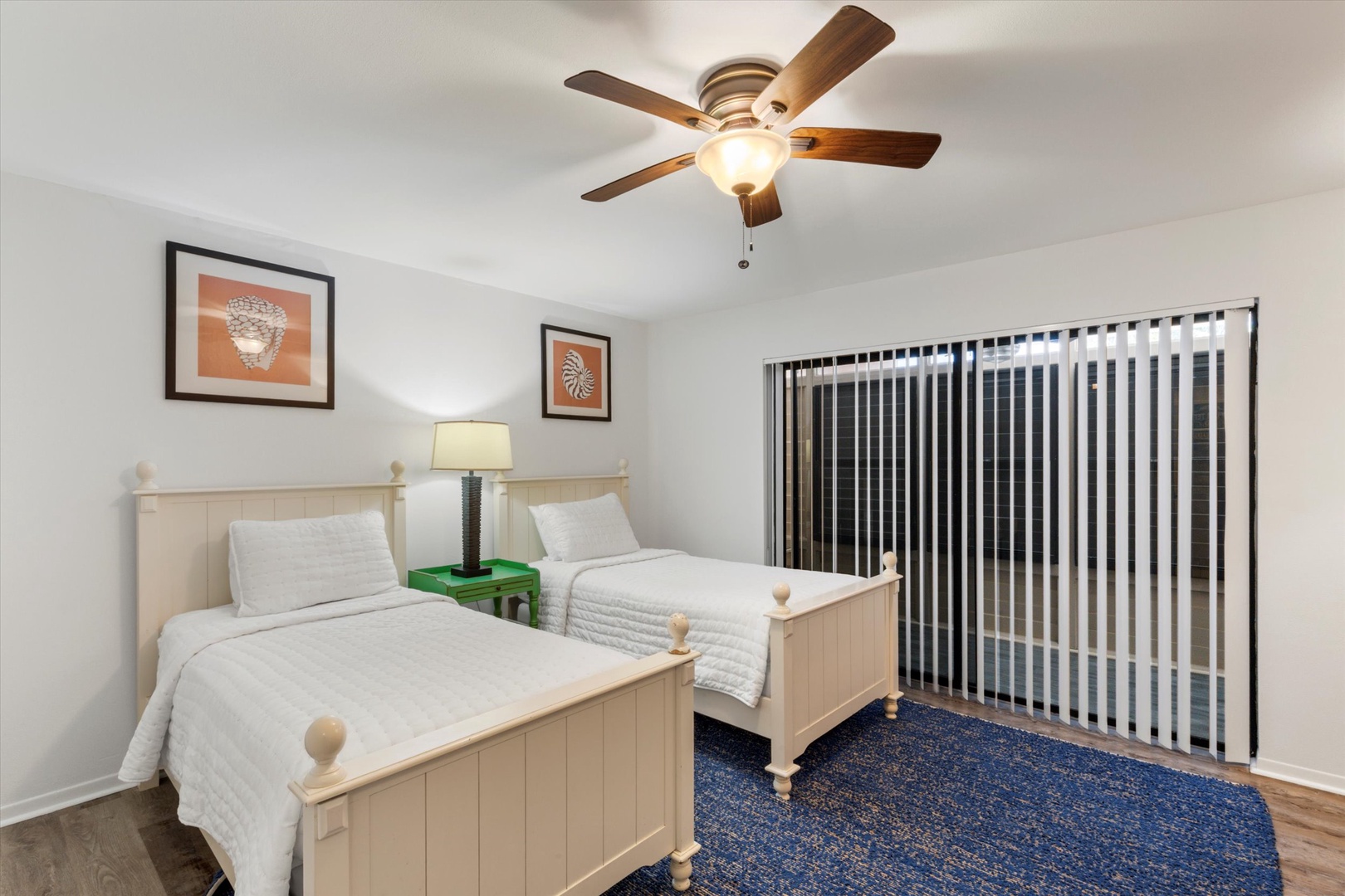 2nd Bedroom with doors to entry seating area