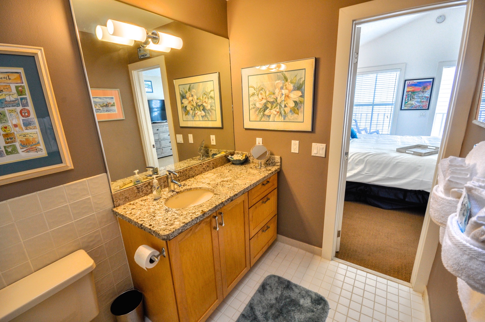 Duval Square Delight Main Bedroom Ensuite Bathroom