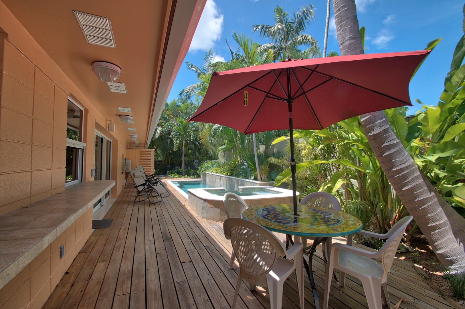 Private Deck, Jacuzzi and Pool Villa de Palmas Key West