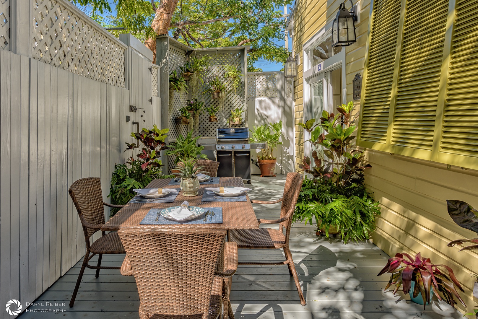 Side Outdoor Dining Pilar's Secret Key West