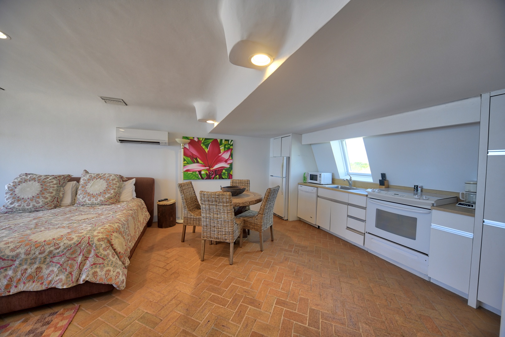 Inside open concept Casa Atlantica Studio
