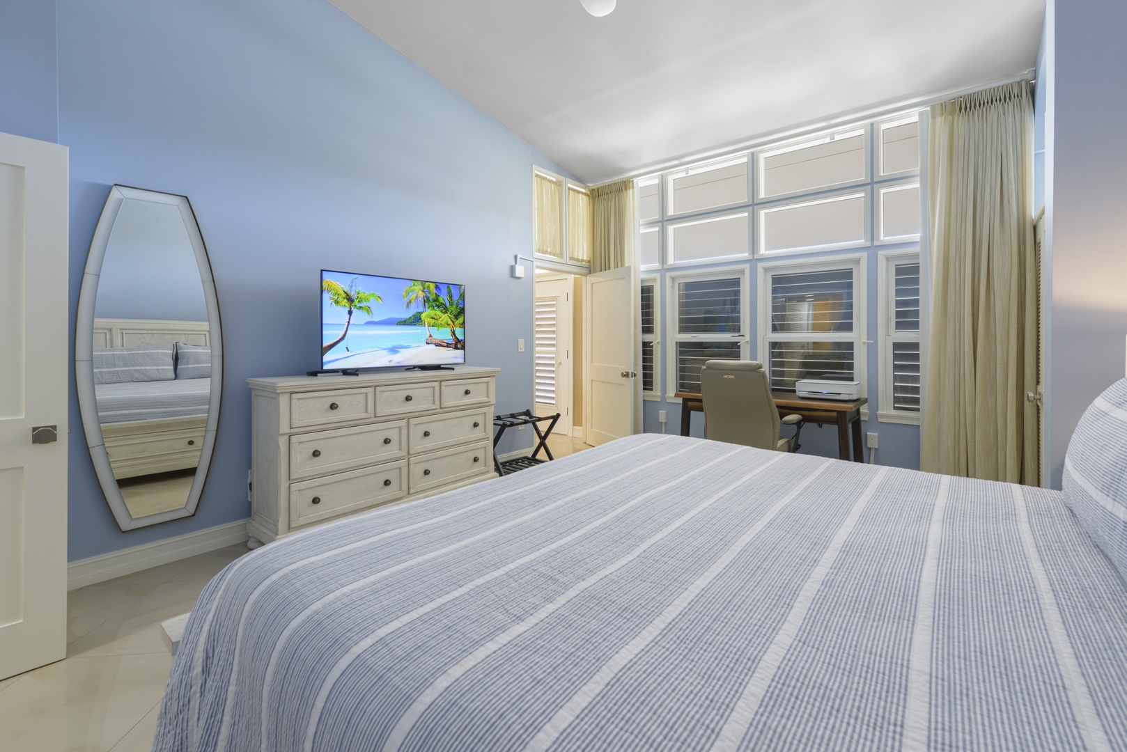 Key West Beach Club Paradise Penthouse #401 Front Bedroom