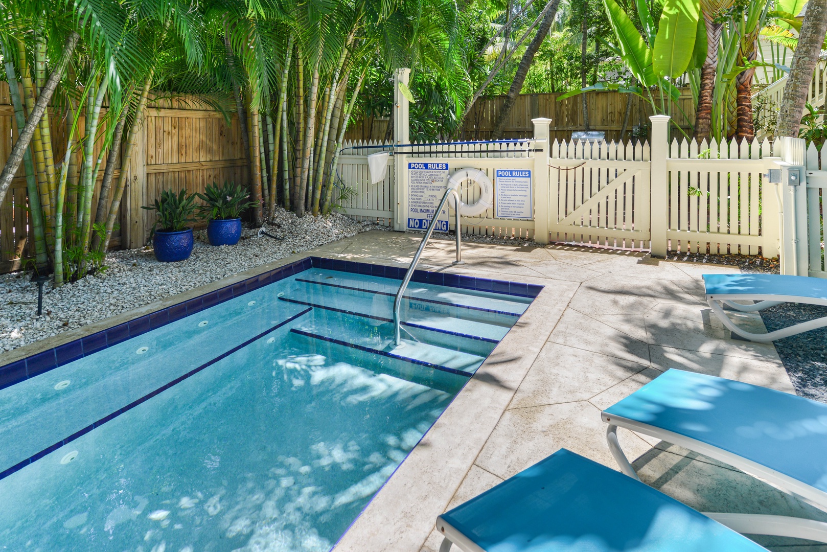 36_Poolside Hide-away (1)